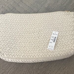 Madewell Ivory Woven Clutch  zipper open   Card holder